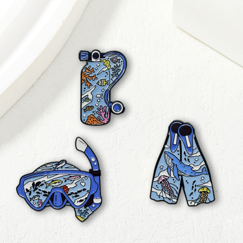 Cartoon Scuba Diving Pin Badge – Aquatic Diving recenzja i cena